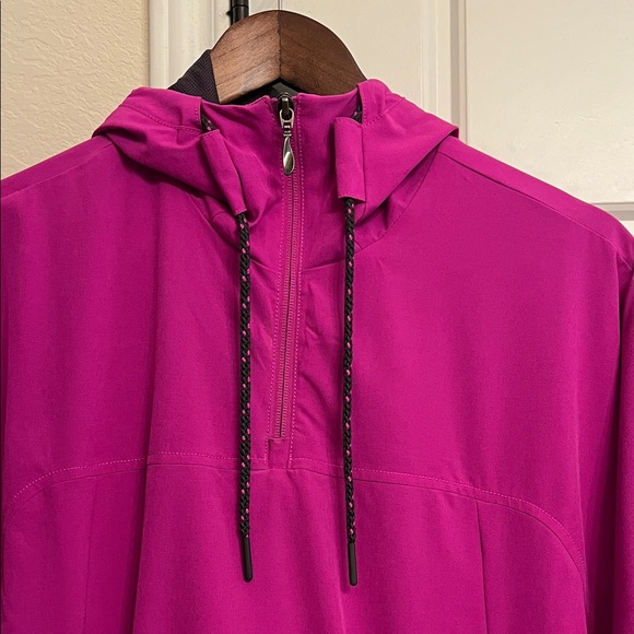 The North Face Fuchsia Hooded Poncho - Picture 4 of 11